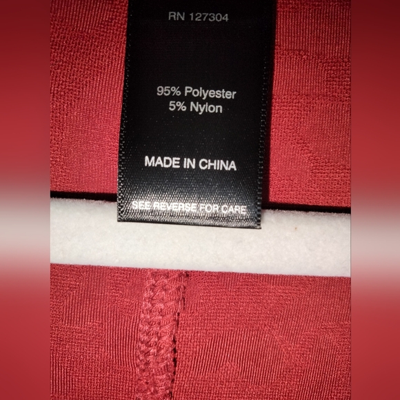 Ali Miles (Size 3X) Red Textured Print Cowlneck/Off-the-Shoulder Top (NEW-NWT) - Picture 7 of 13